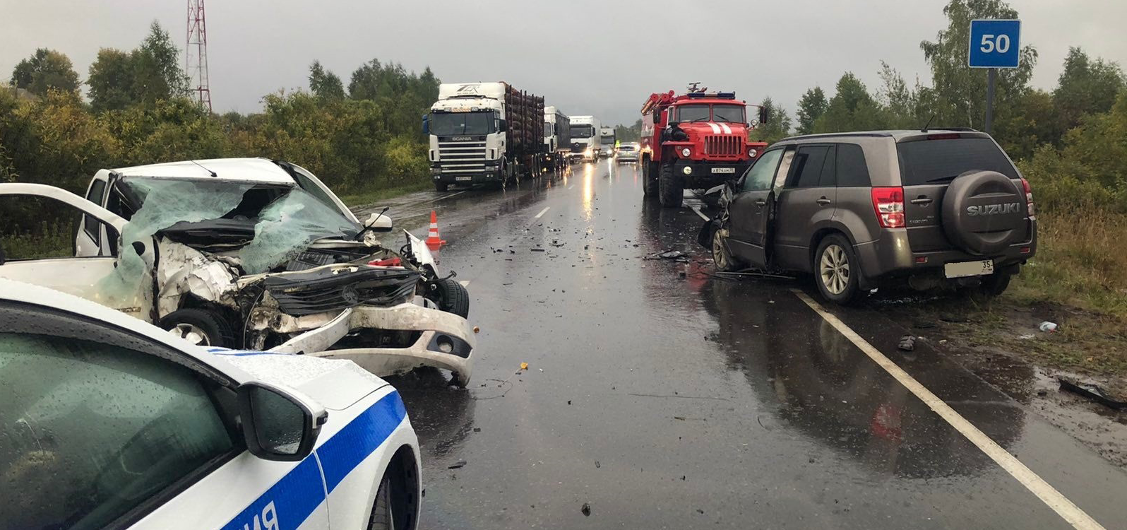 Один человек погиб и несколько пострадали в страшной аварии на трассе  Череповец – Сергиев Посад